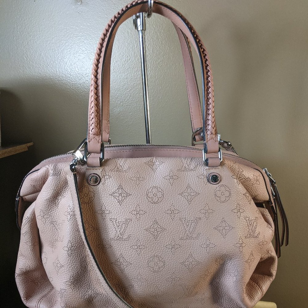 Auth Louis Vuitton Asteria Handbag Mahina Leather
